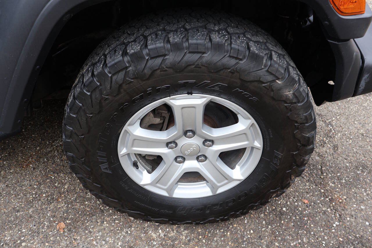 Used 2018 Jeep Wrangler Unlimited Sport S AWD/4WD image 13