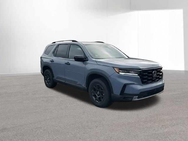 New 2025 Honda Pilot TrailSport image 2