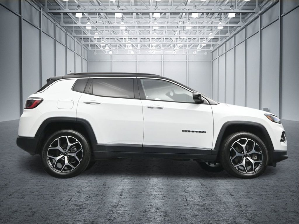 Used 2025 Jeep Compass Limited AWD/4WD image 32