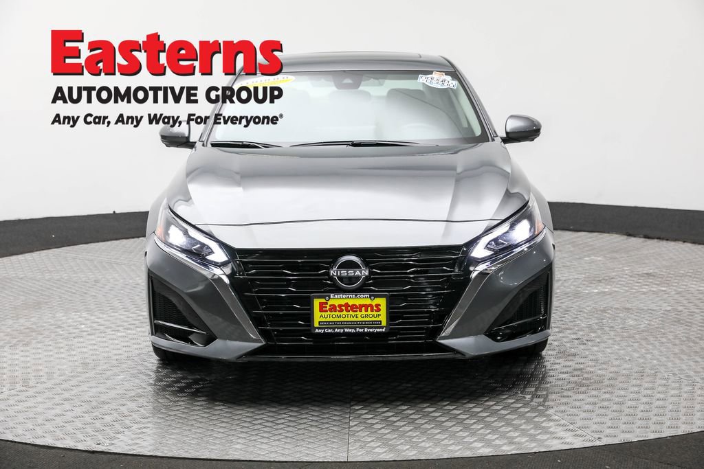 Used 2025 Nissan Altima 2.5 SL image 2