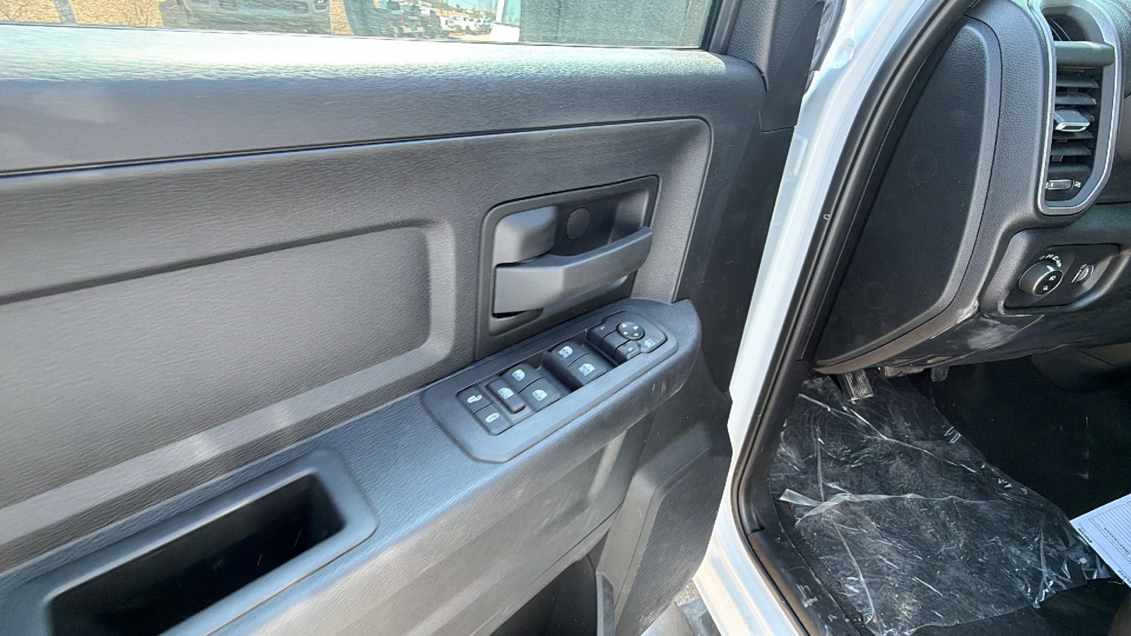 New 2026 RAM 2500 Tradesman AWD/4WD image 15