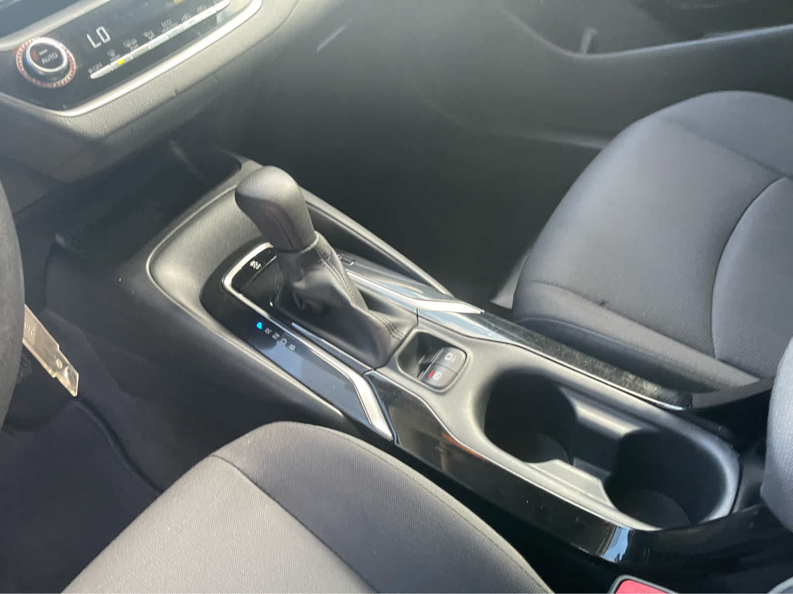 Used 2021 Toyota Corolla LE FWD image 17
