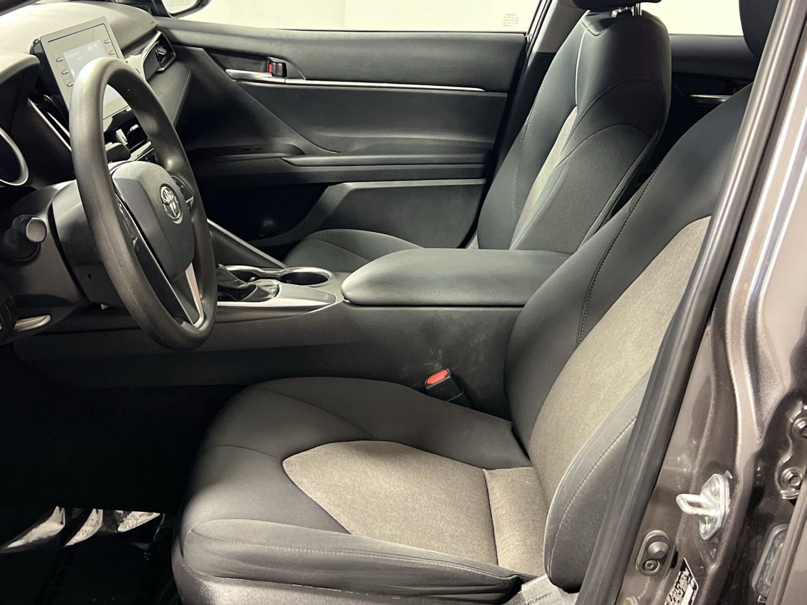 Used 2021 Toyota Camry LE FWD image 13