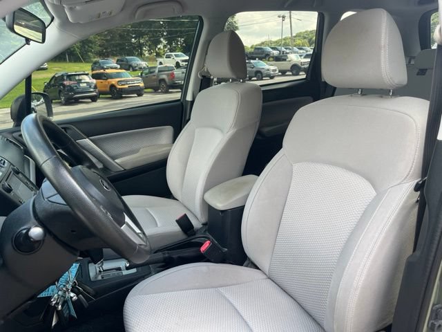 Used 2017 Subaru Forester 2.5i AWD/4WD image 12