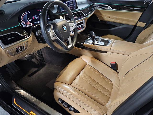 Used 2022 BMW 740i xDrive w/ Premium Package AWD/4WD image 10