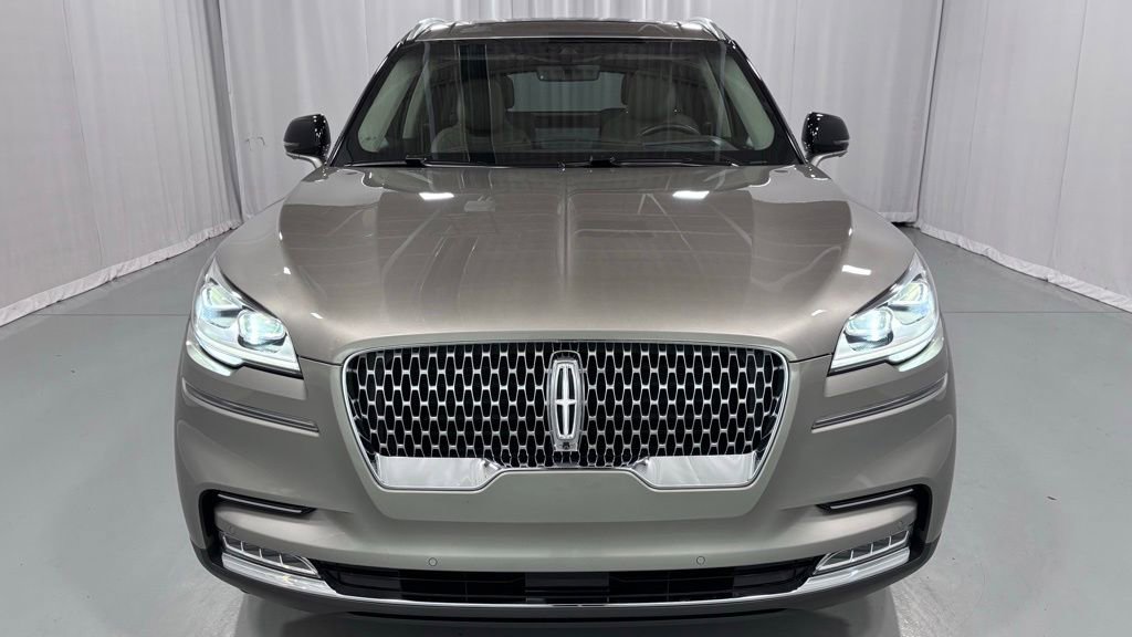 Used 2023 Lincoln Aviator Reserve w/ Equipment Group 201A AWD/4WD image 3