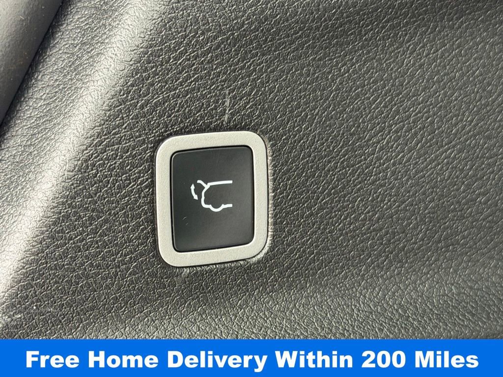 Used 2026 Chrysler Pacifica Select image 40