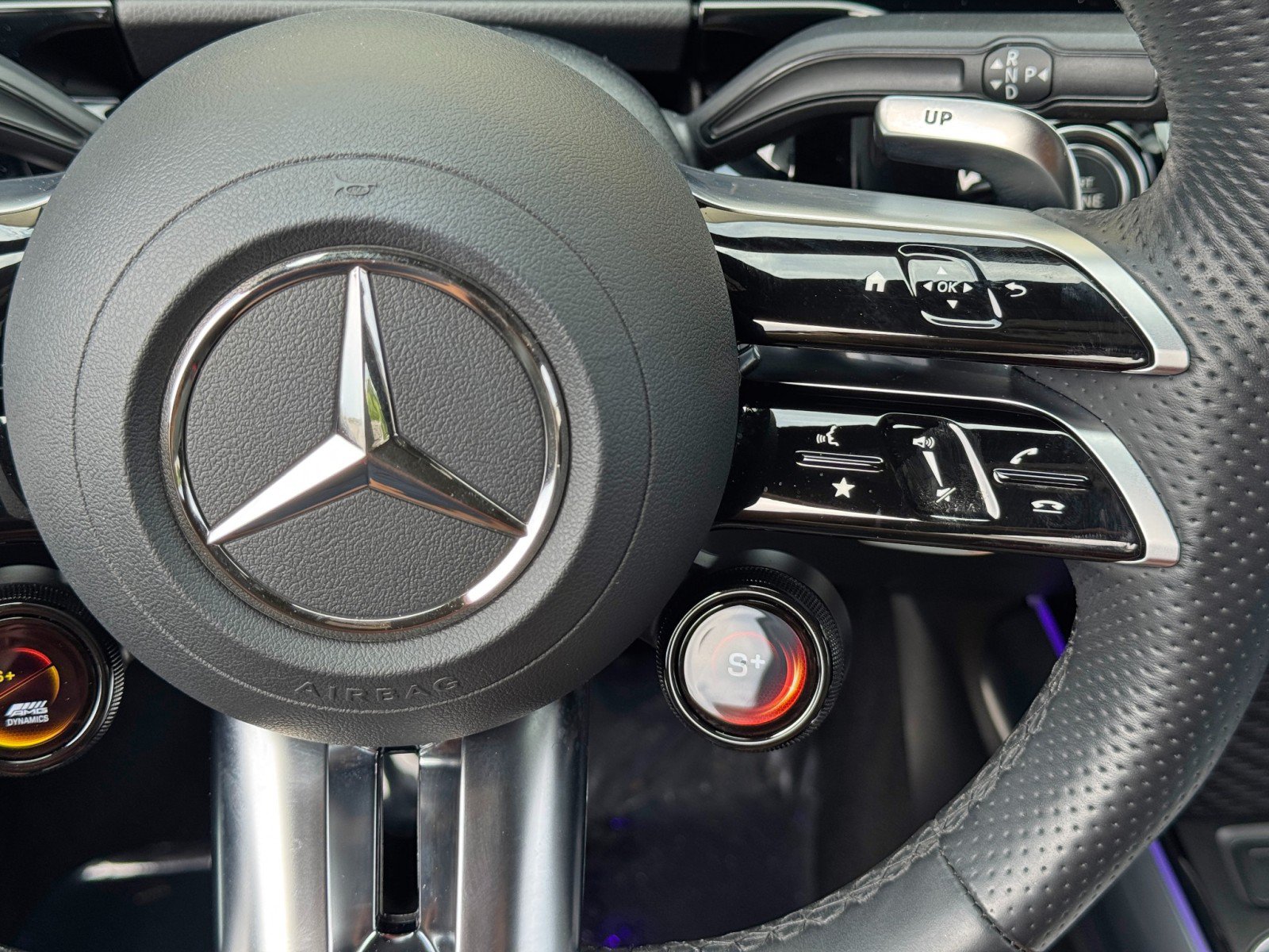 Used 2025 Mercedes-Benz GLA 35 AMG 4MATIC w/ AMG Aerodynamics Package image 23
