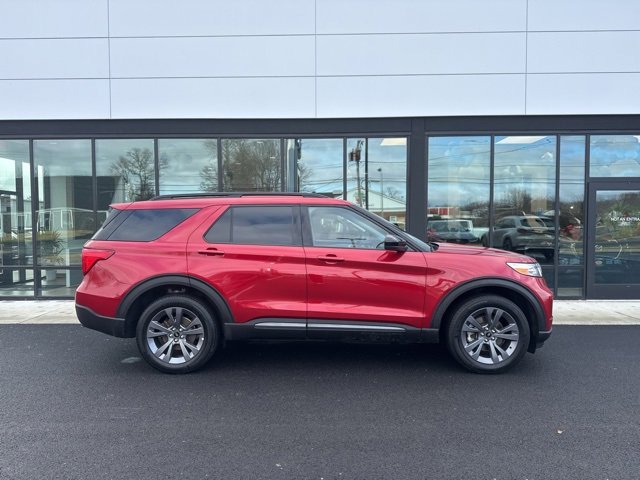 Used 2023 Ford Explorer XLT w/ Equipment Group 202A image 2