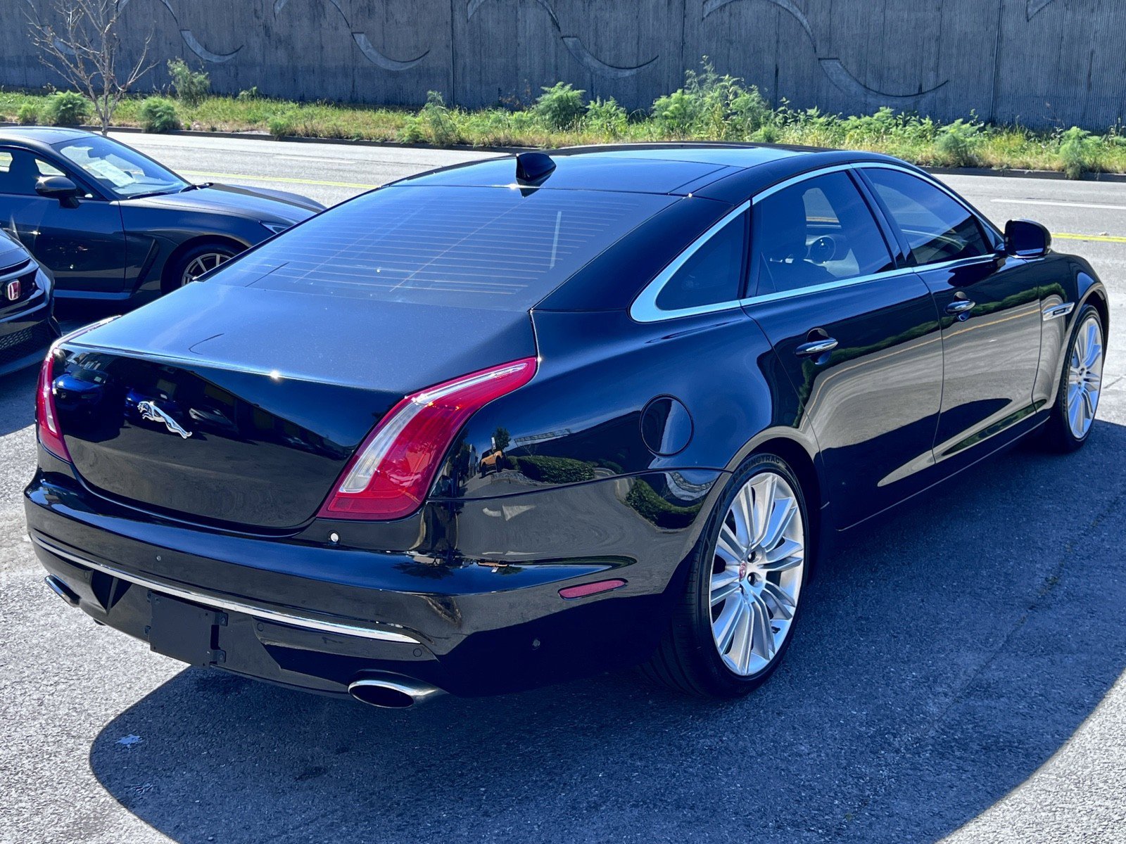 Used 2018 Jaguar XJ L Supercharged image 6