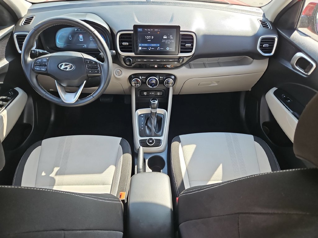 Used 2025 Hyundai Venue SEL FWD image 25