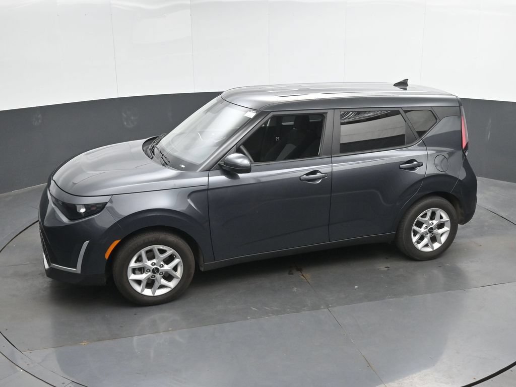 Used 2025 Kia Soul LX w/ LX Technology Package FWD image 32