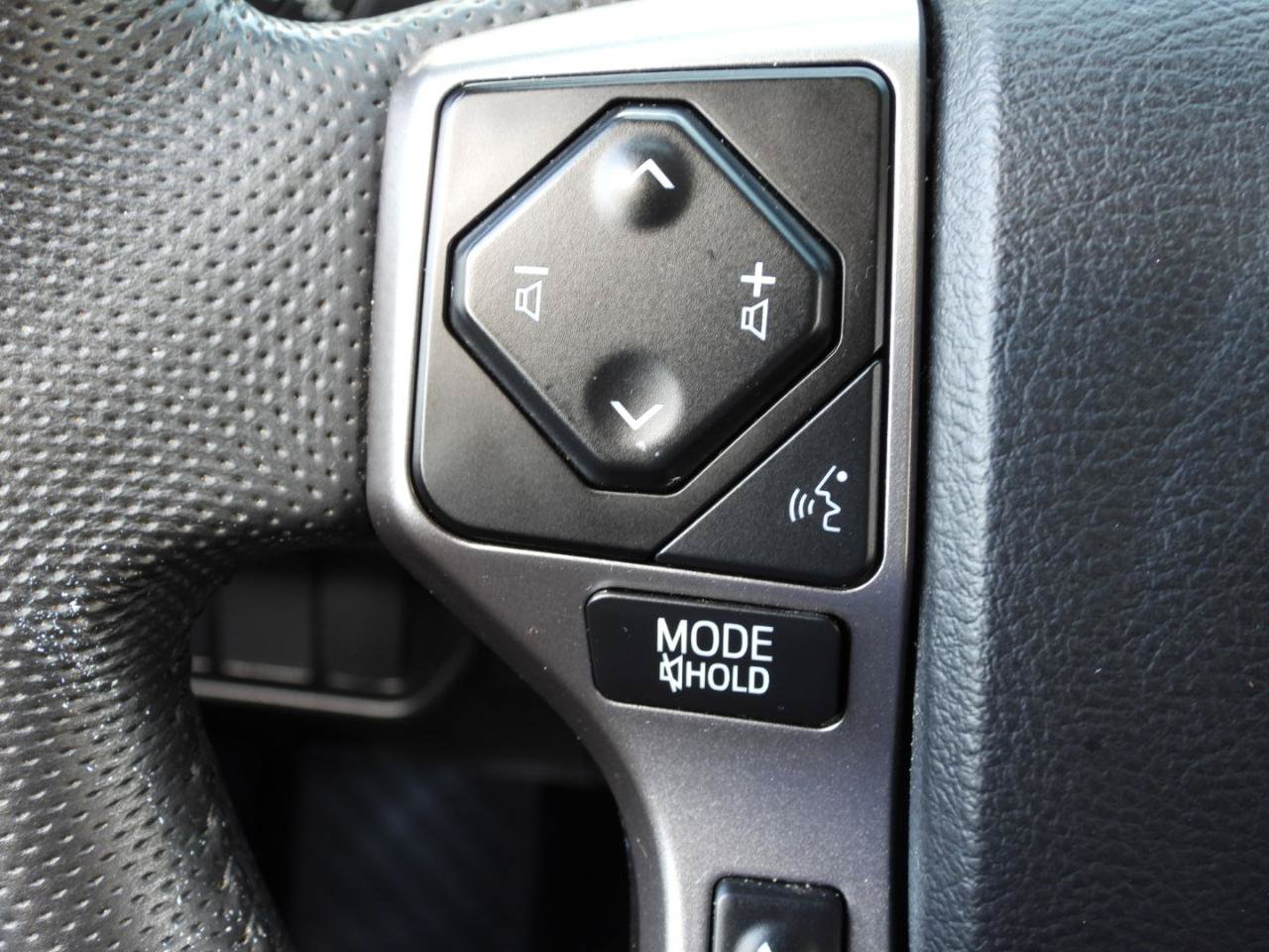 Used 2022 Toyota Tacoma SR5 w/ Technology Package RWD image 74