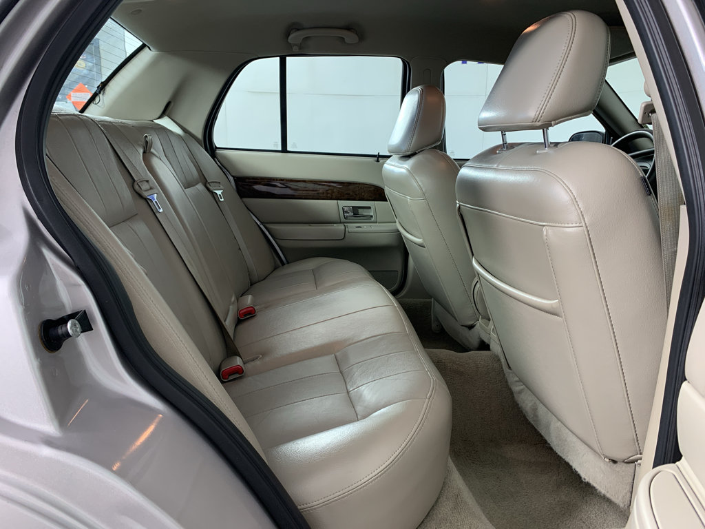 Used 2010 Mercury Grand Marquis LS RWD image 30