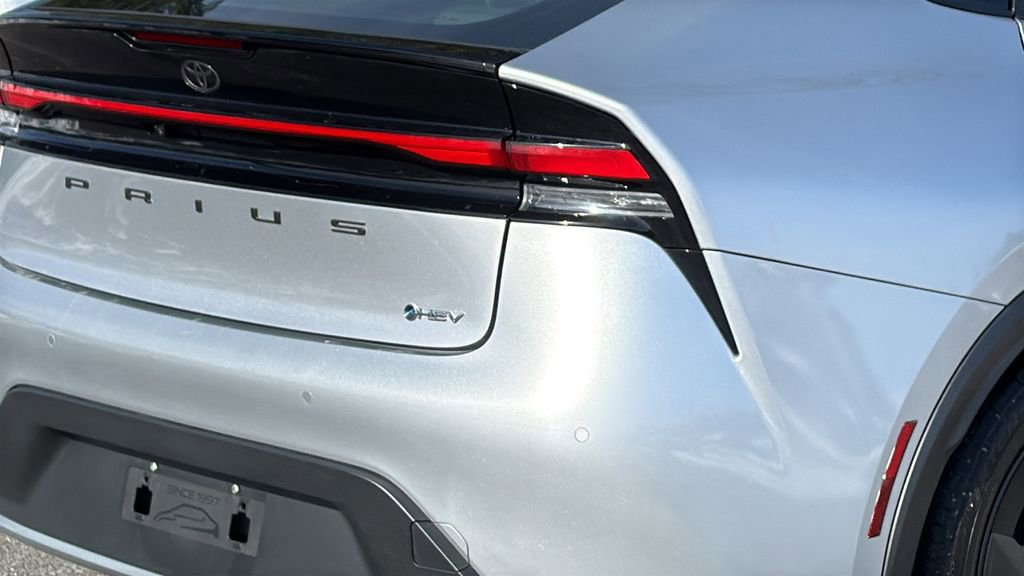 Used 2024 Toyota Prius LE image 6