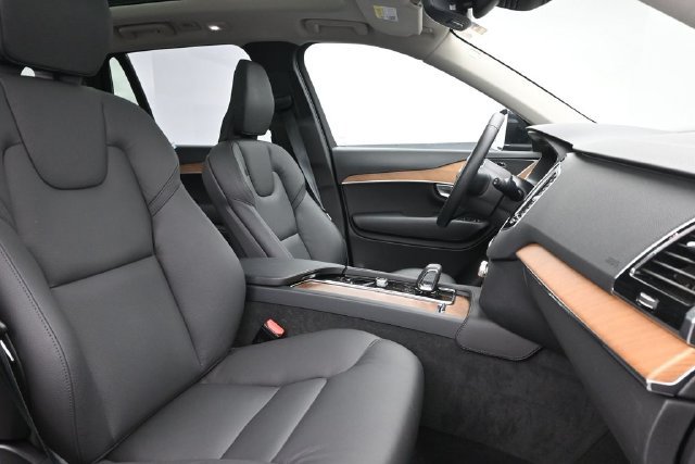 Used 2024 Volvo XC90 B6 Plus w/ Protection Package AWD/4WD image 33
