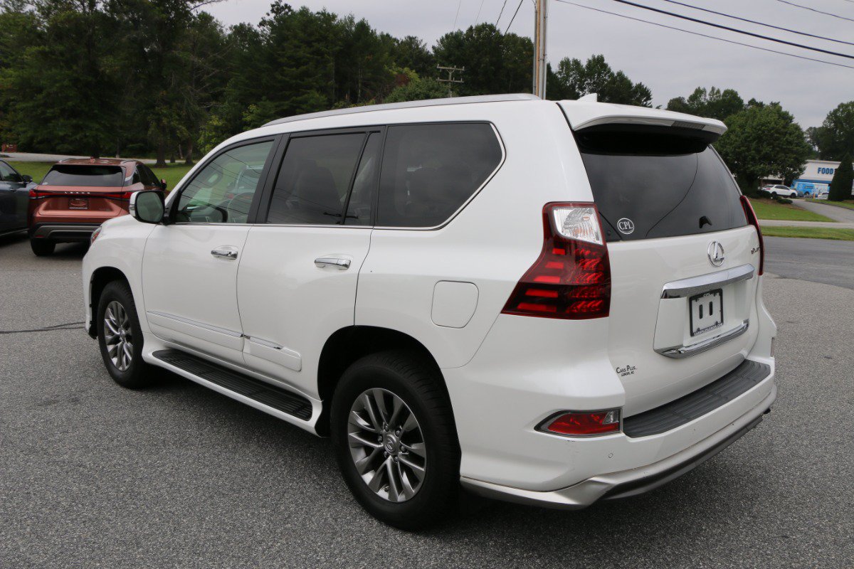 Used 2019 Lexus GX 460 Luxury AWD/4WD image 3