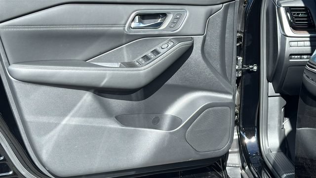 New 2026 Nissan Rogue Platinum AWD/4WD image 23