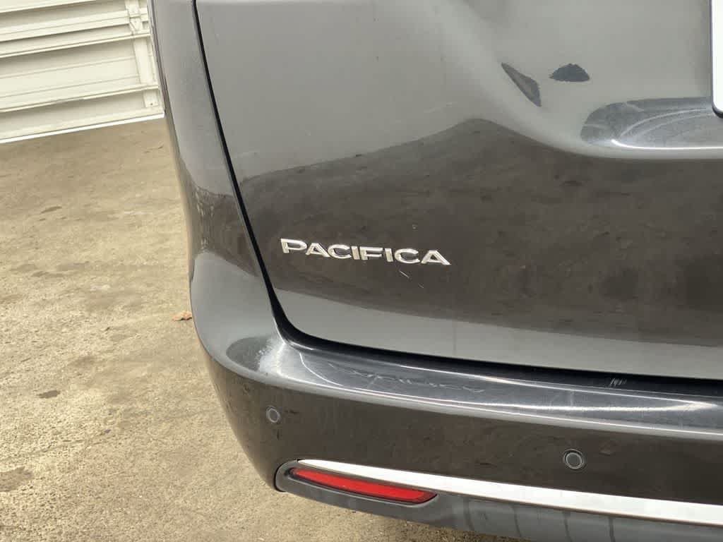 Used 2023 Chrysler Pacifica Limited FWD image 10