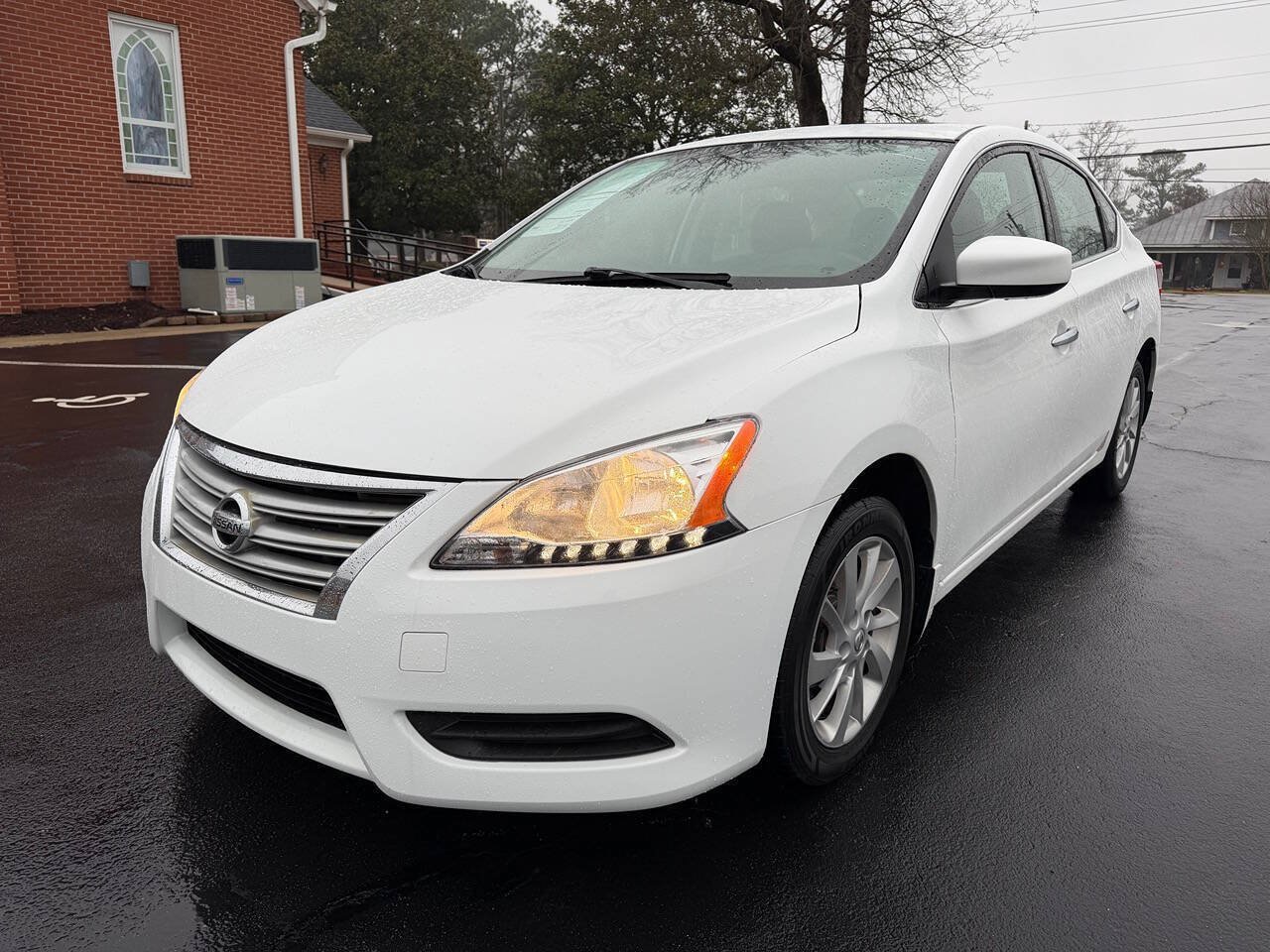 Used 2015 Nissan Sentra SV w/ Style Package FWD image 2