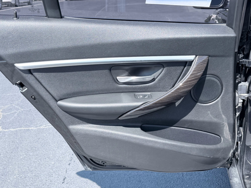 Used 2017 BMW 330i Sedan RWD image 30