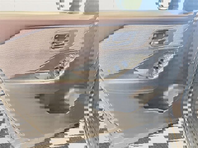 Used 2023 Nissan Rogue S image 16