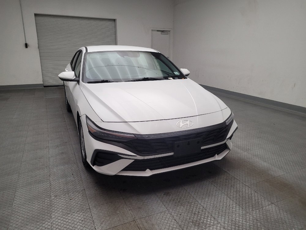Used 2024 Hyundai Elantra SE FWD image 14