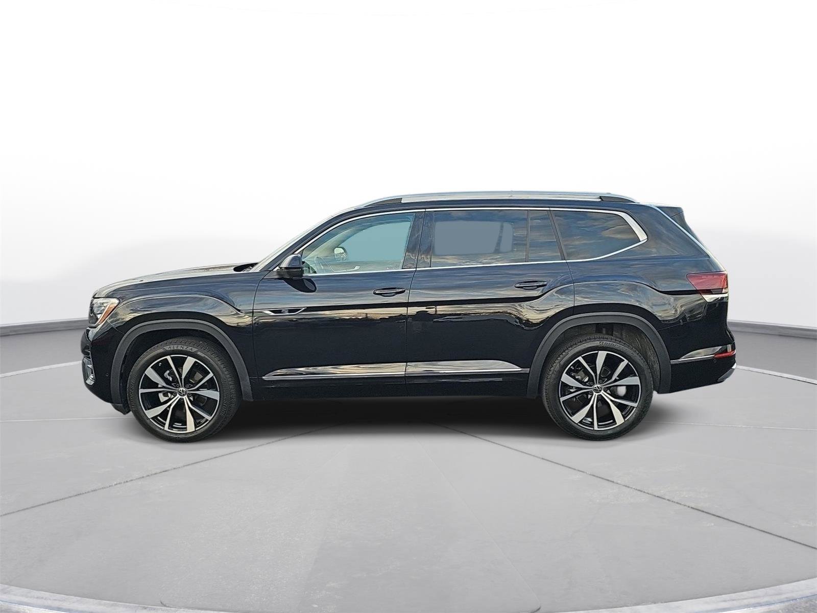 Used 2025 Volkswagen Atlas SEL Premium R-Line image 7