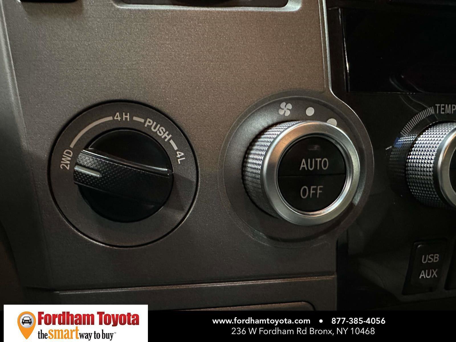 Used 2011 Toyota Sequoia Limited AWD/4WD image 29
