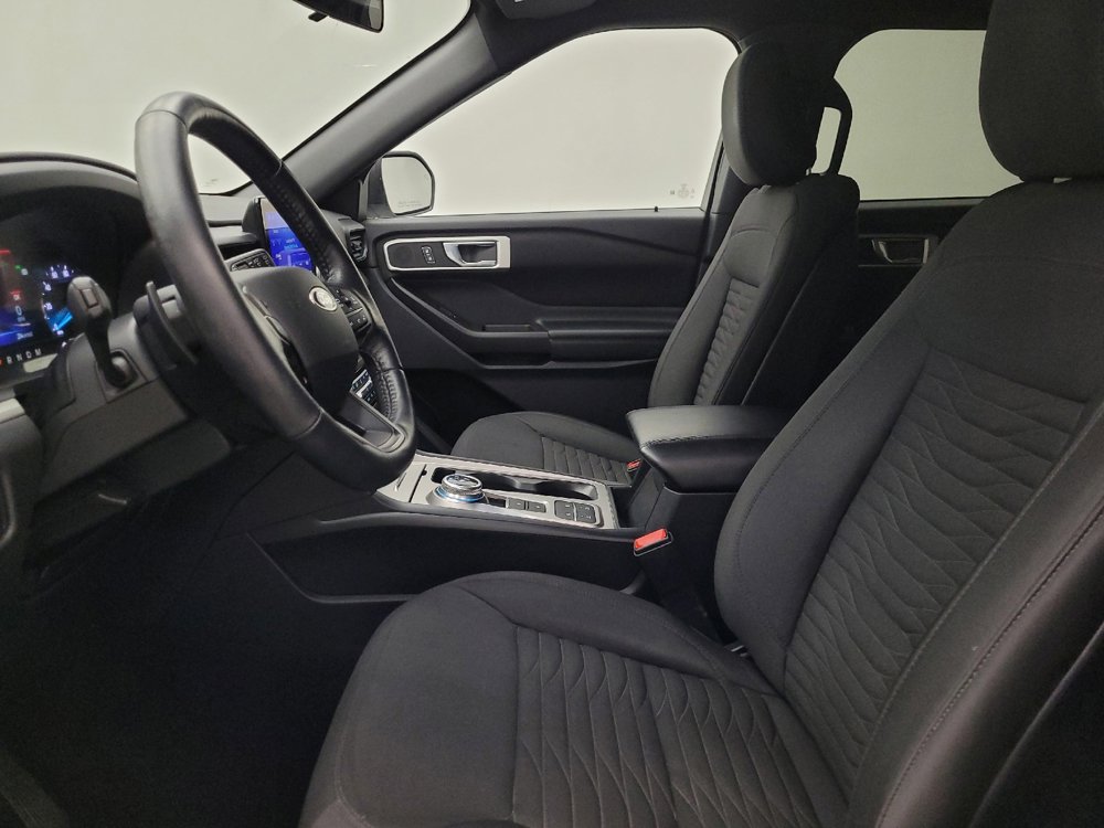 Used 2020 Ford Explorer XLT image 17
