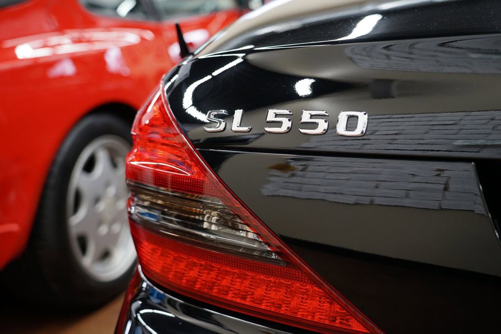 Used 2012 Mercedes-Benz SL 550 image 7