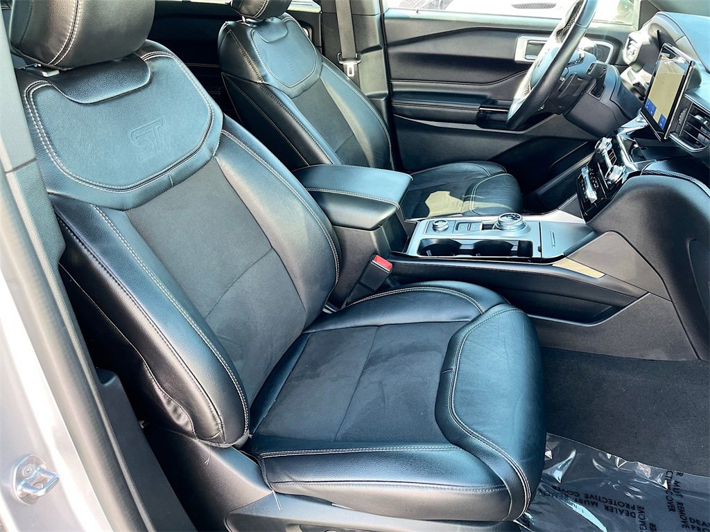 Used 2022 Ford Explorer ST image 28