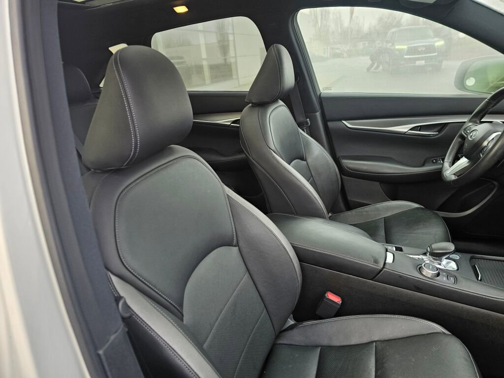 Used 2022 INFINITI QX50 Luxe w/ Appearance Package image 12