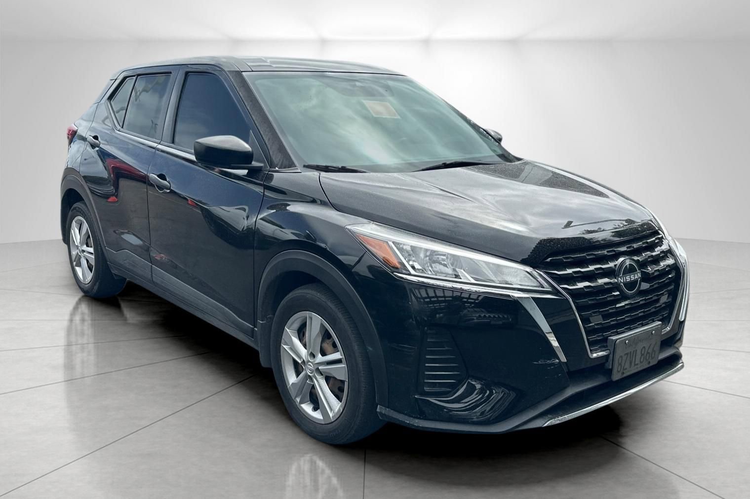 Used 2022 Nissan Kicks S FWD image 1