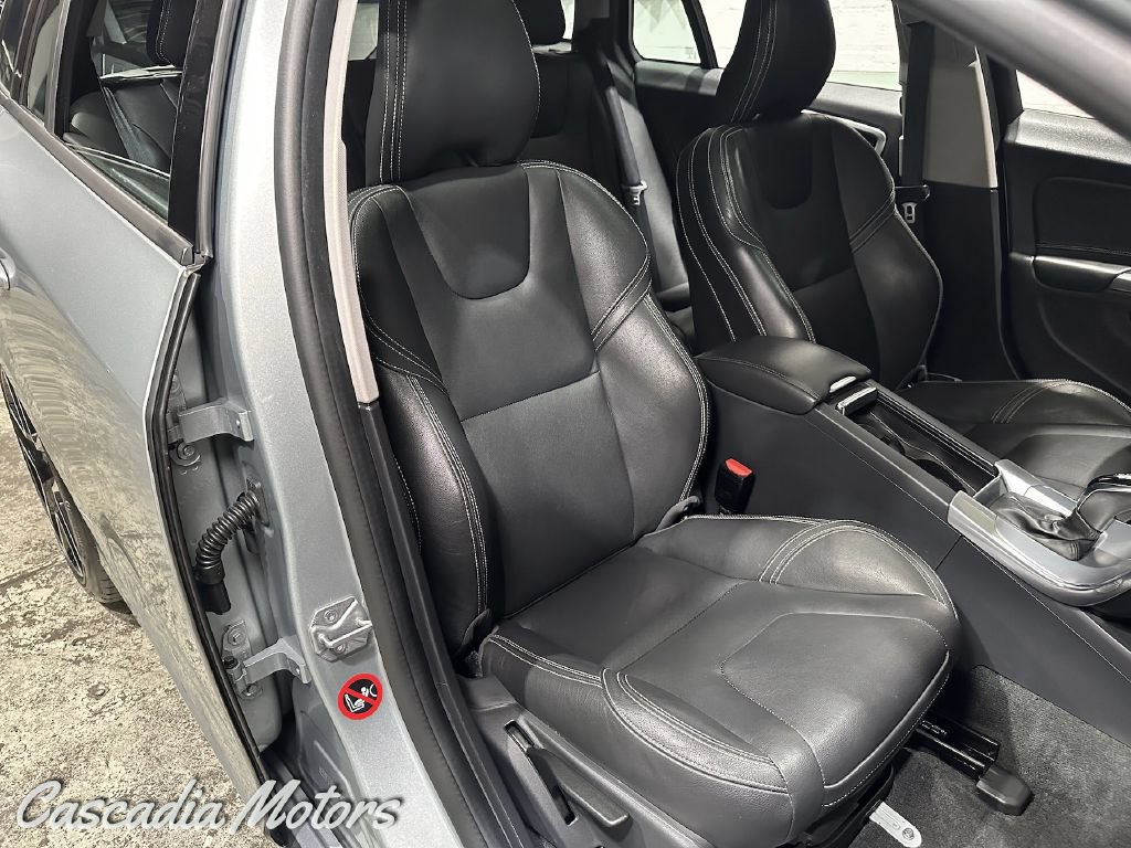 Used 2018 Volvo V60 T5 Dynamic w/ Vision Package AWD/4WD image 14