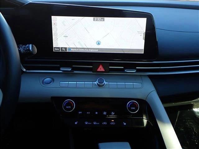 Used 2023 Hyundai Elantra Limited image 16