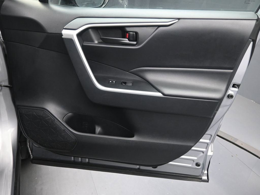 Used 2019 Toyota RAV4 LE w/ All Weather Liner Package image 27
