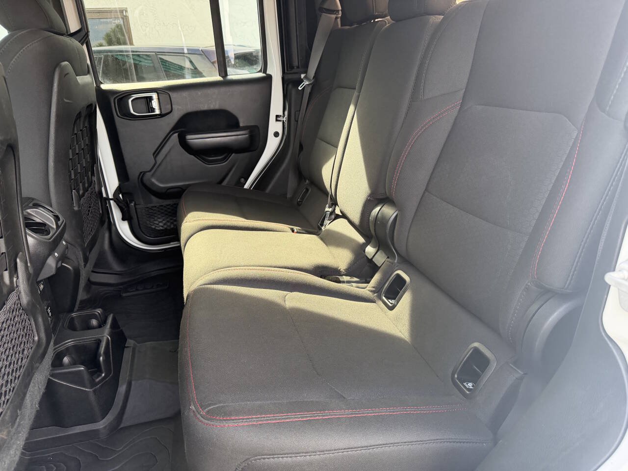 Used 2020 Jeep Gladiator Rubicon AWD/4WD image 9