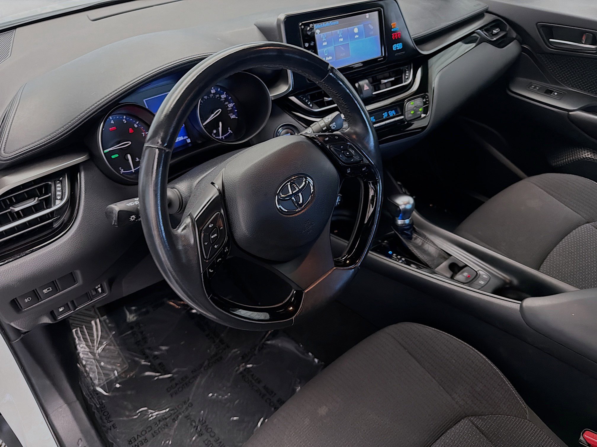 Used 2018 Toyota C-HR XLE image 7
