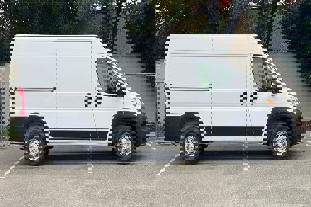New 2026 RAM ProMaster 2500 w/ Convenience Group image 3