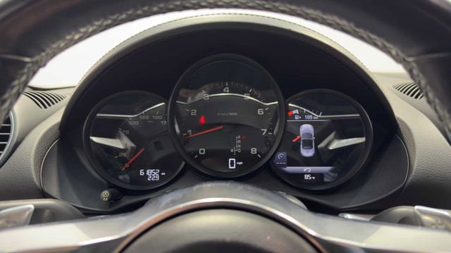 Used 2018 Porsche 718 Boxster image 22