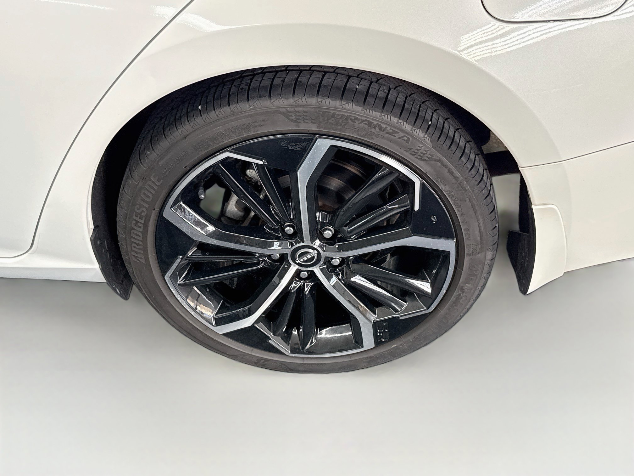 Used 2023 Nissan Altima 2.5 SR FWD image 11