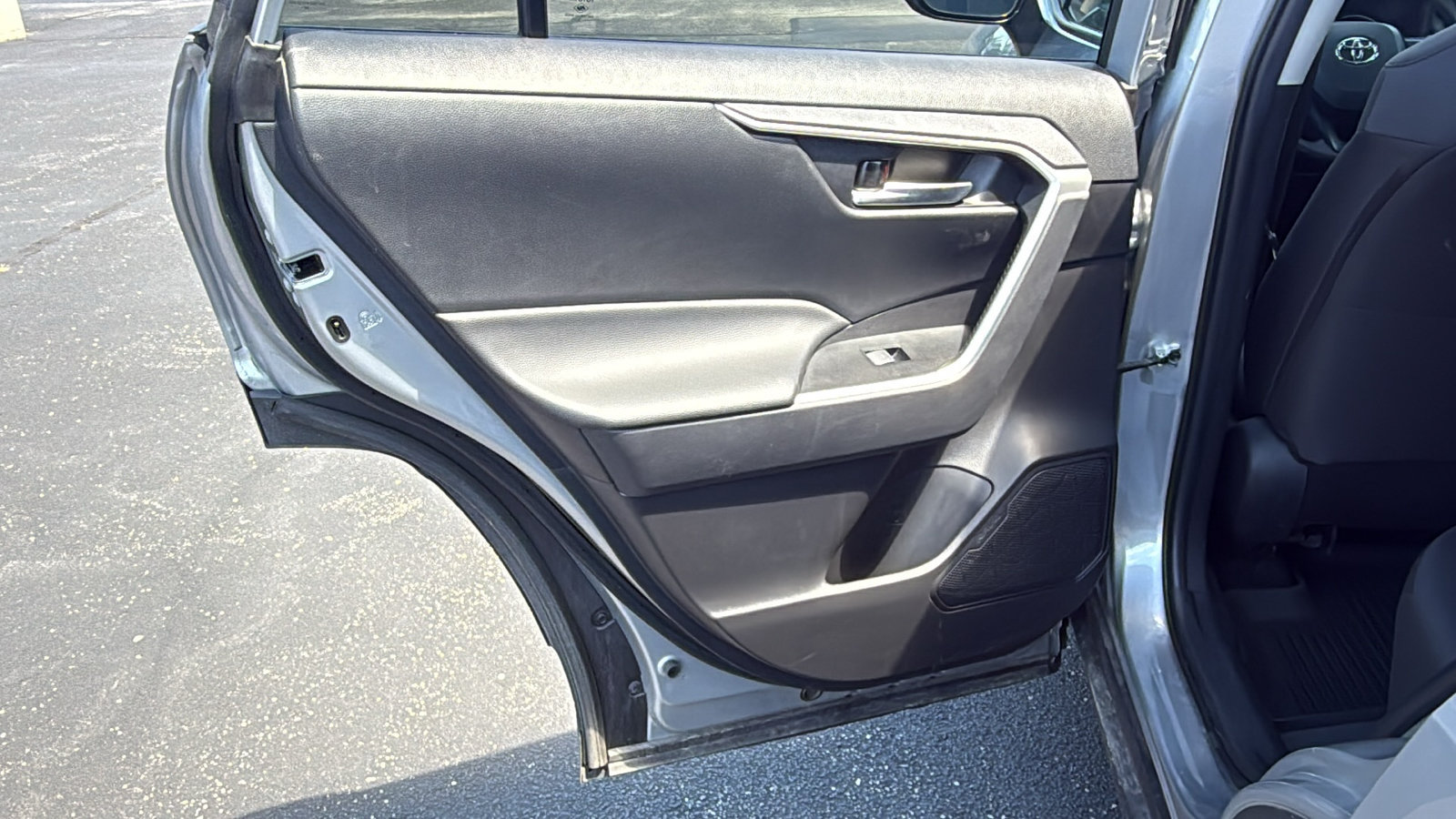 Certified 2025 Toyota RAV4 XLE AWD/4WD image 17