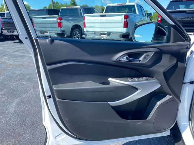 New 2026 Chevrolet Trax RS w/ Sunroof Package FWD image 12