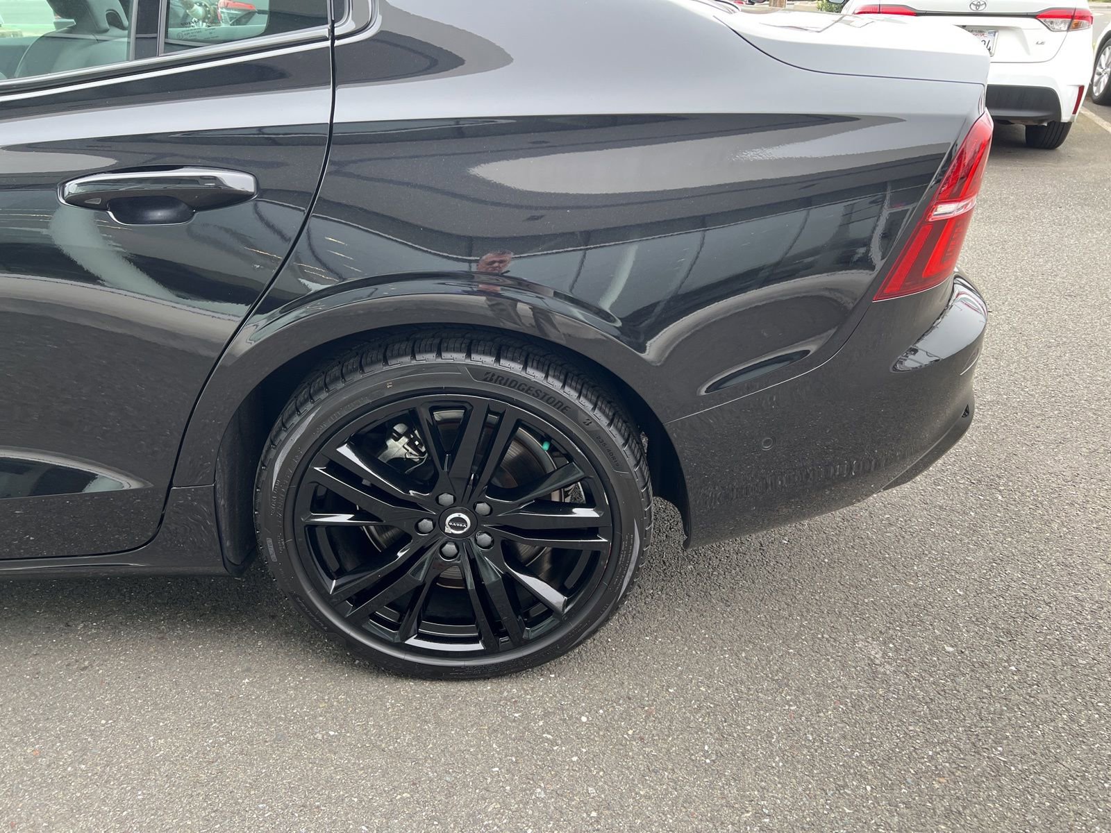 Used 2023 Volvo S60 T8 Plus w/ Climate Package AWD/4WD image 4