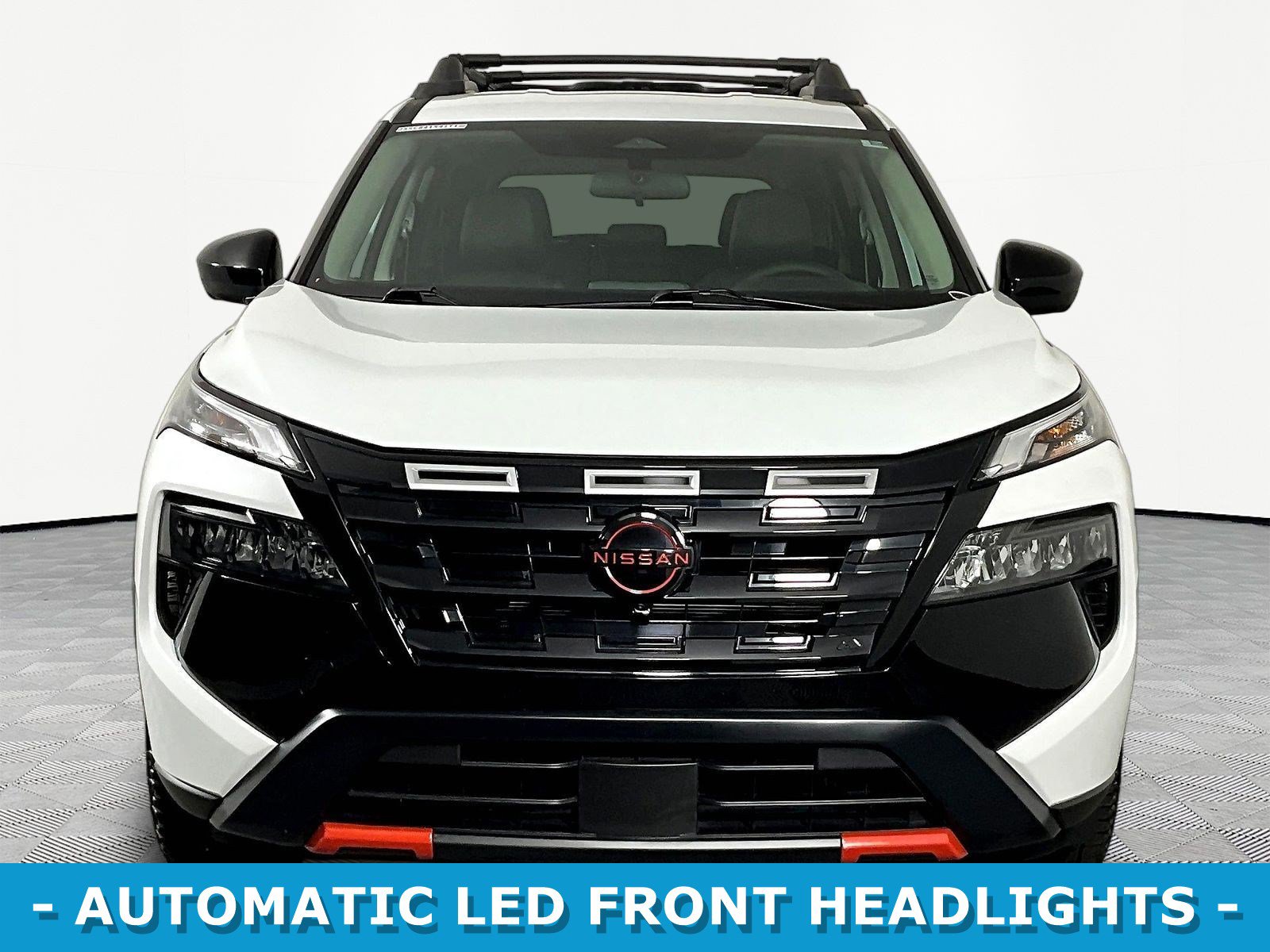 Used 2025 Nissan Rogue SV AWD/4WD image 2