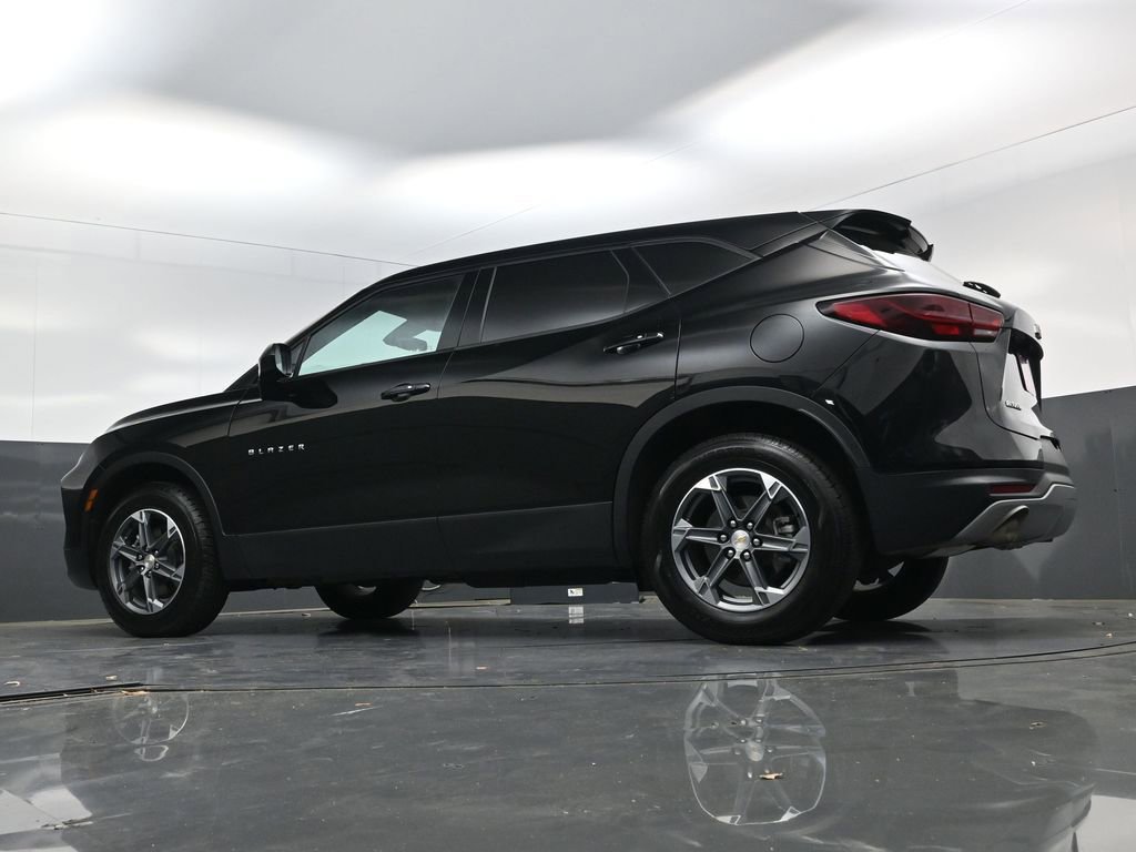 Used 2025 Chevrolet Blazer LT FWD image 20