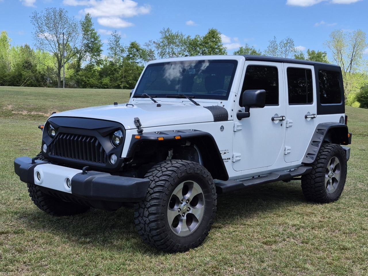 Used 2016 Jeep Wrangler Unlimited Sahara w/ Max Tow Package AWD/4WD image 3