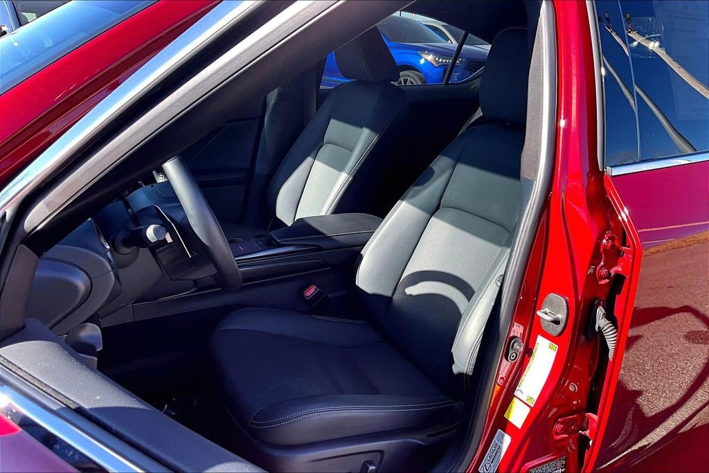 Used 2025 Lexus IS 300 w/ Comfort Package image 35