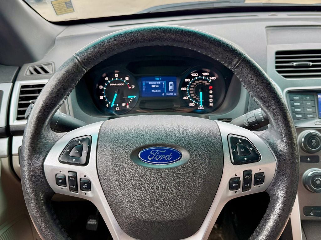 Used 2015 Ford Explorer XLT AWD/4WD image 19